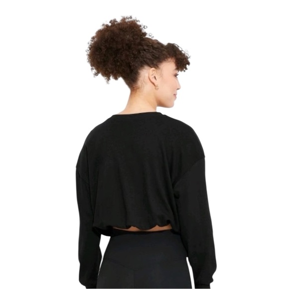 Wild Fable Raw Hem Cropped Long Sleeve Black Crew Neck Sweatshirt Size Large NWT - Picture 3 of 16